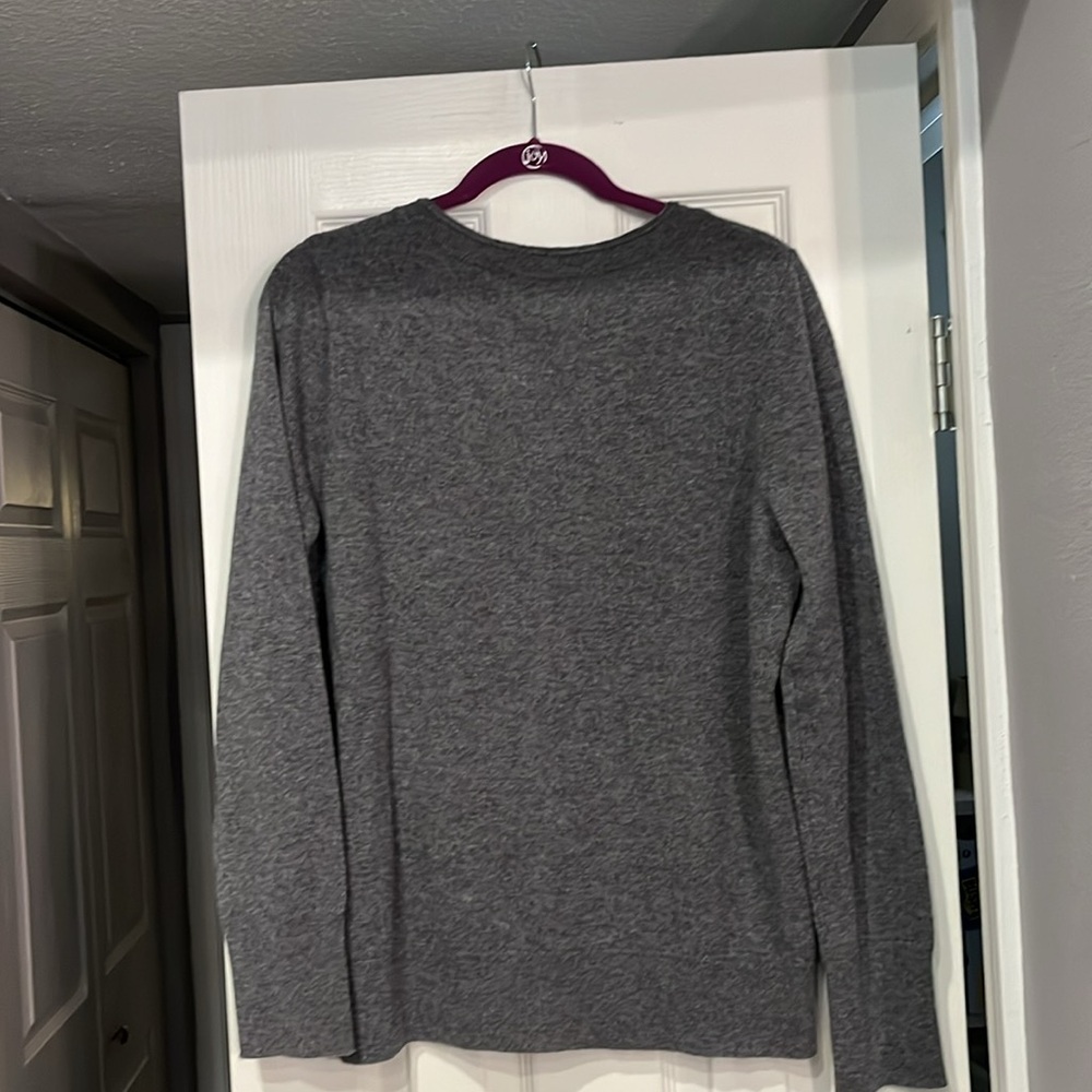 100% Cashmere Men’s V-neck by Halogen. Ribbed along V-neckline, waist & sleeve - Picture 11 of 11